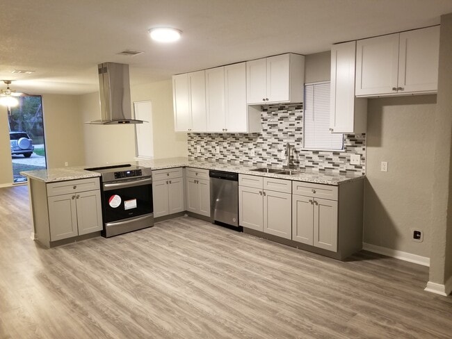 Photo - 1413 Sweetgum St