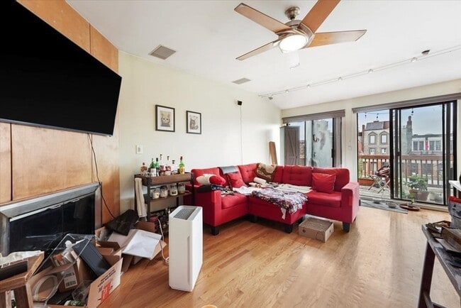 Building Photo - 477 Beacon St Unit 6