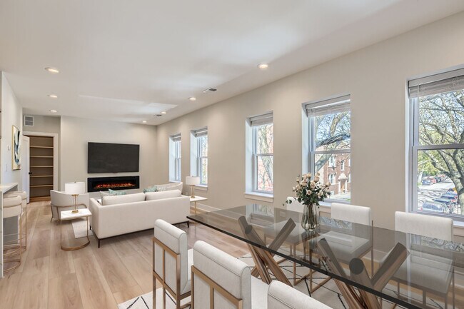 5025 N Rockwell St Unit 1N