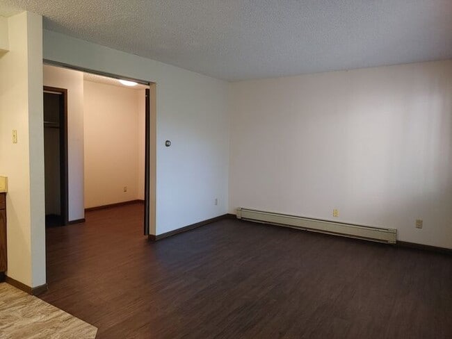 $875 | 1 Bedroom, 1 Bathroom Apartment | No Pets | Available for IMMEDIATE Move In!