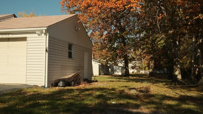 Photo - 32568 Electric Blvd