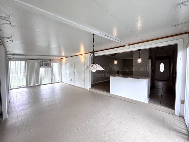 Photo - 563 Fort Smith Blvd