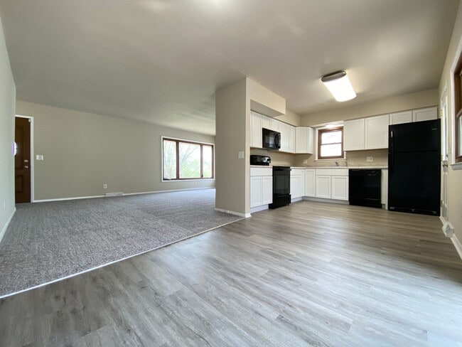 Photo - 3 Bedrooms 2 Full Bathrooms Finished Basem...