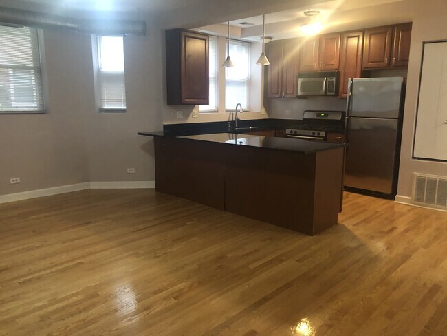 Photo - 1651 W Pratt Ave Unidad BG