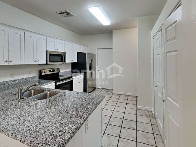 Photo - 2030 S 87th St