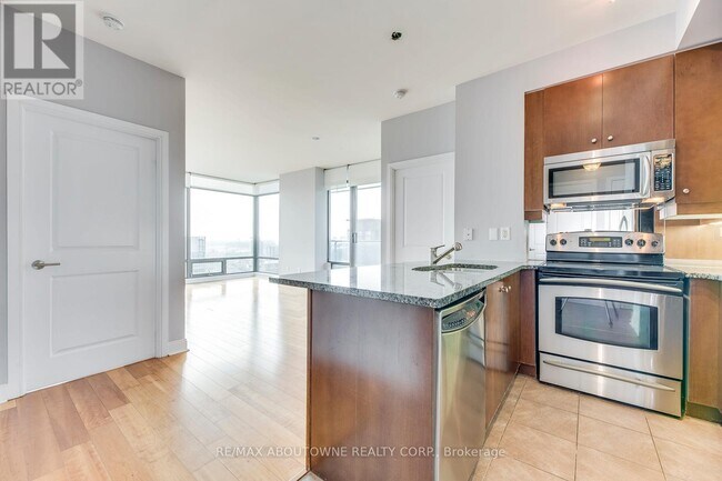 Photo - 18 Yorkville Ave Unité 3204