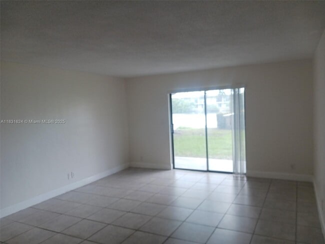 Photo - 5900 NW 17th Pl Unit 109