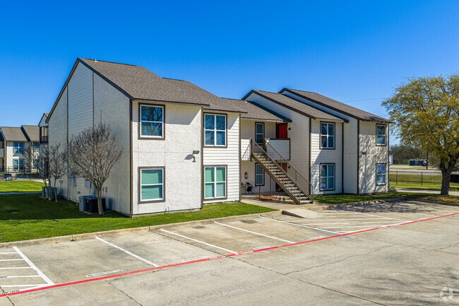 Building Photo - The Boulders at Bois D'Arc Creek