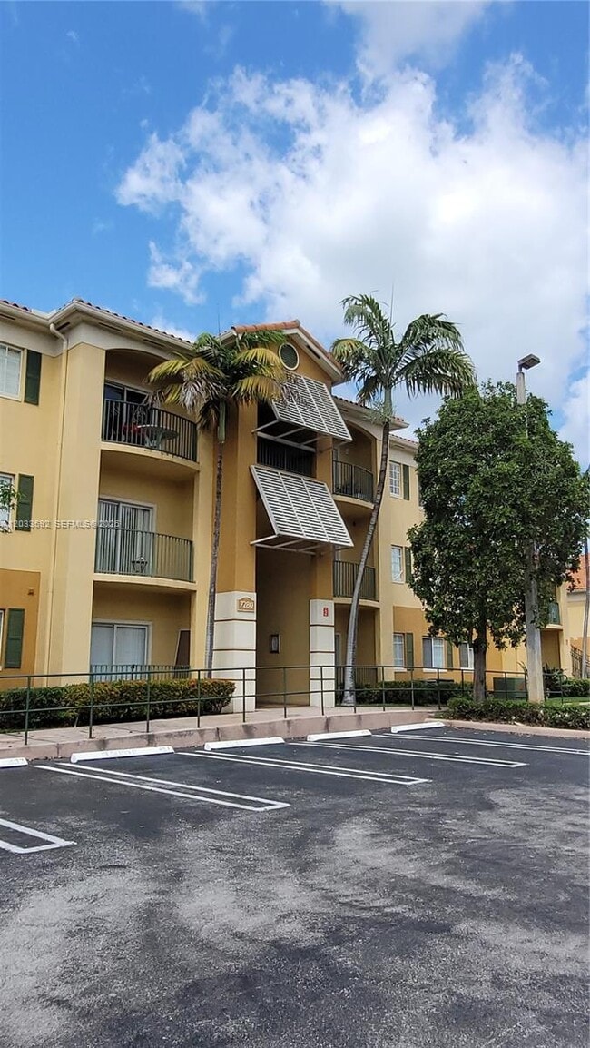 Building Photo - 7280 NW 114th Ave Unit 205-8