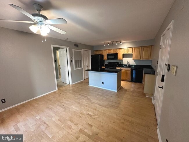 Building Photo - 3306 Wyndham Cir Unit 229