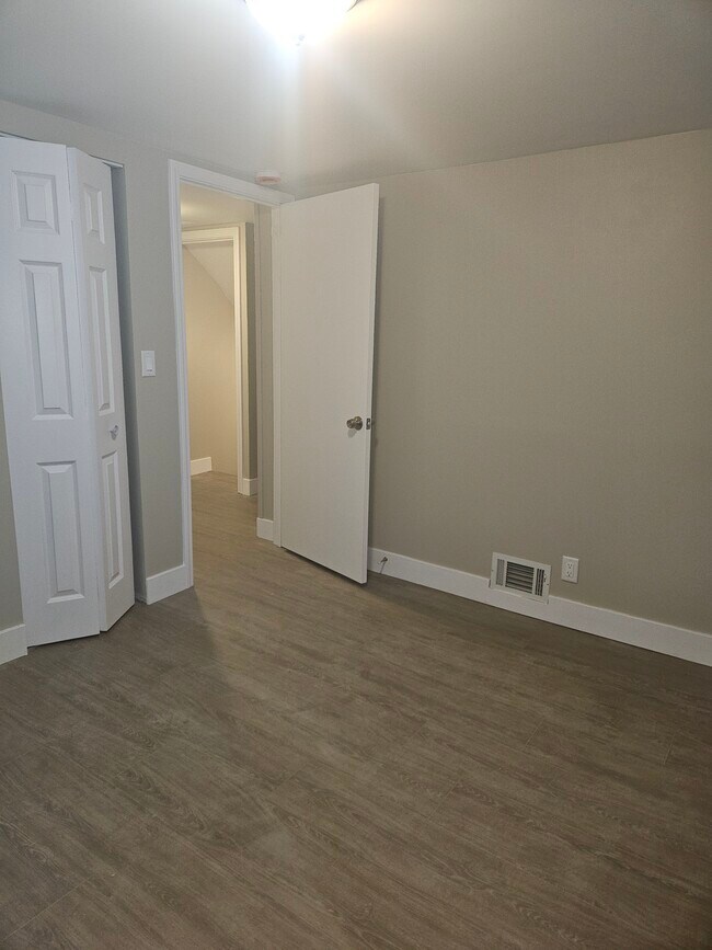 Photo - 8715 Ridge St