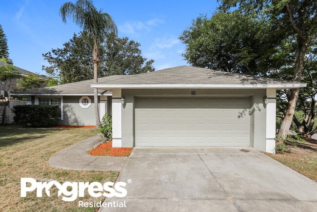 Photo - 210 Bloxam Ave House