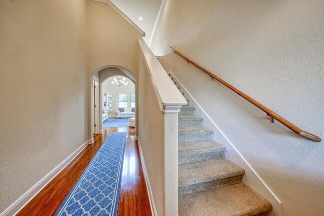 Photo - 2304 S Lakeline Blvd