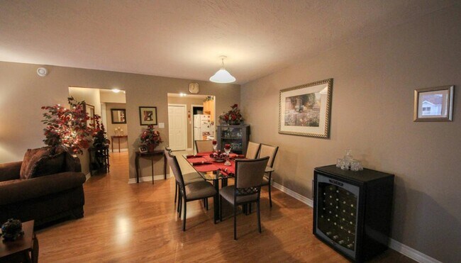 Photo - 100 Archibald Place