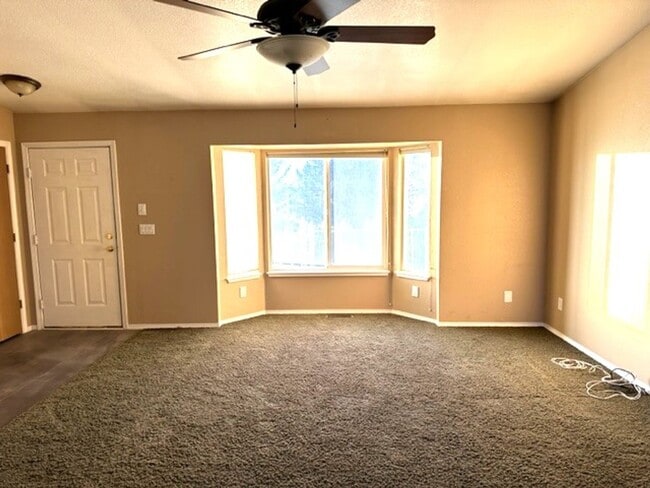 Photo - 3 bedroom 2 bath home in Spring Creek with...
