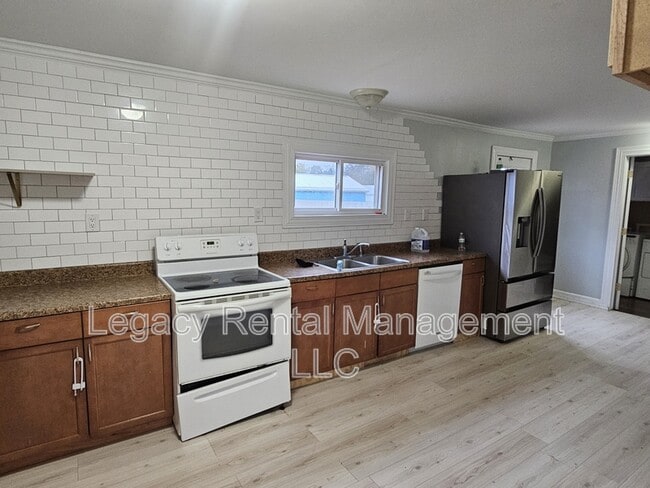 Photo - 2303 Old Berwick Rd