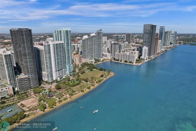 Photo - 1900 N Bayshore Dr Unidad 3718
