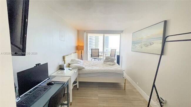 Photo - 1717 N Bayshore Dr