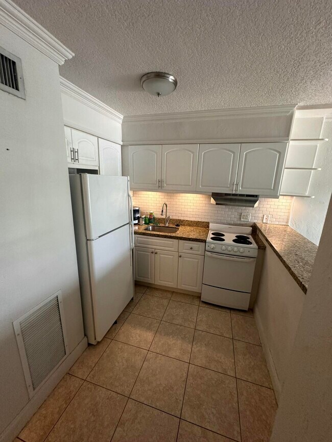 Photo - 2124 NE 5th Ave Unit 109