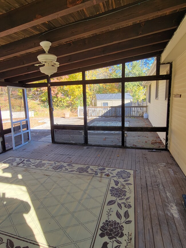 Photo - 8 Pine Tree Dr