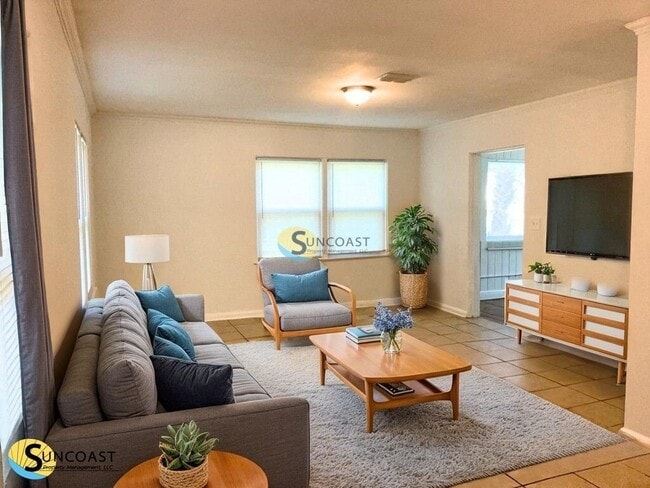 Photo - 478 W 58th St