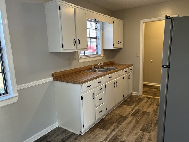 Photo - 301 Autumn Ave