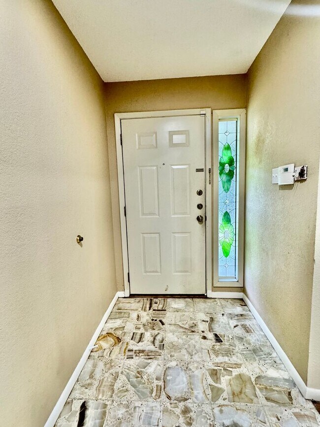 Photo - 4/2-Country Club Estates / South Side area