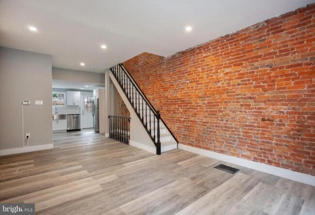 Photo - 1272 S Dover St