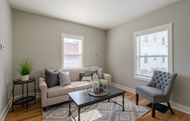 Photo - 627 3rd St NW