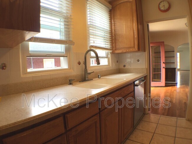 Photo - 3114 Homer St