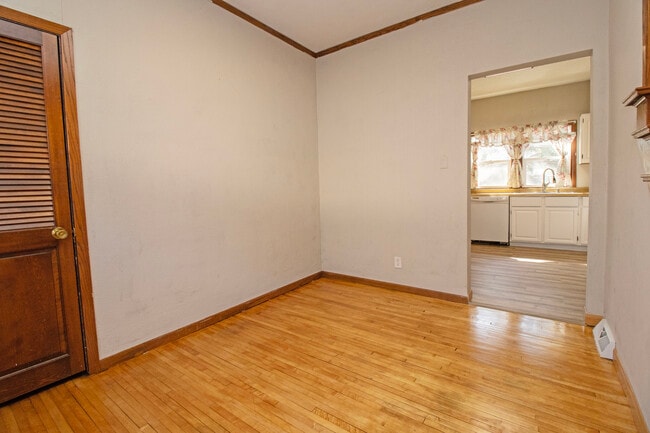 Photo - 818 7th Ave N