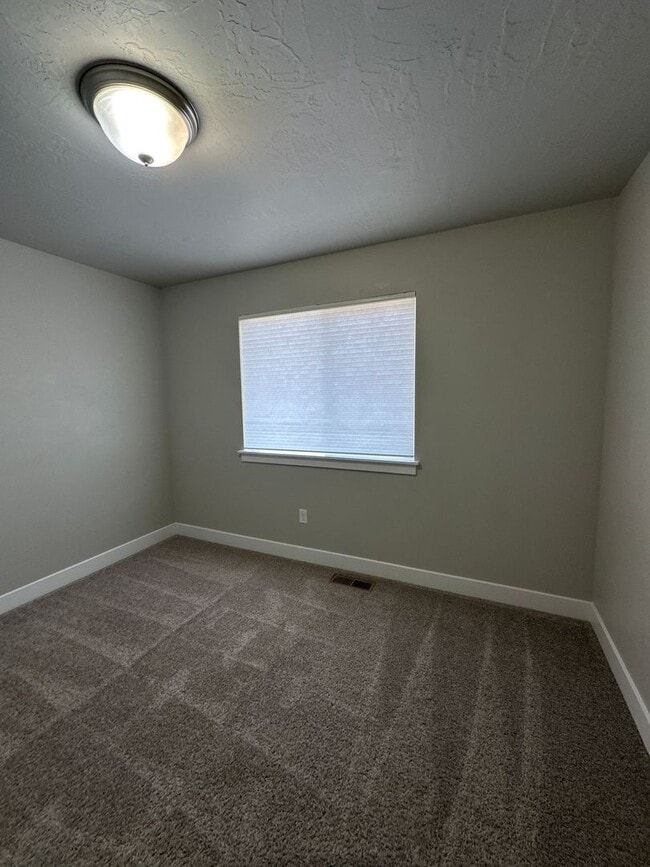 Photo - Lovely Townhome