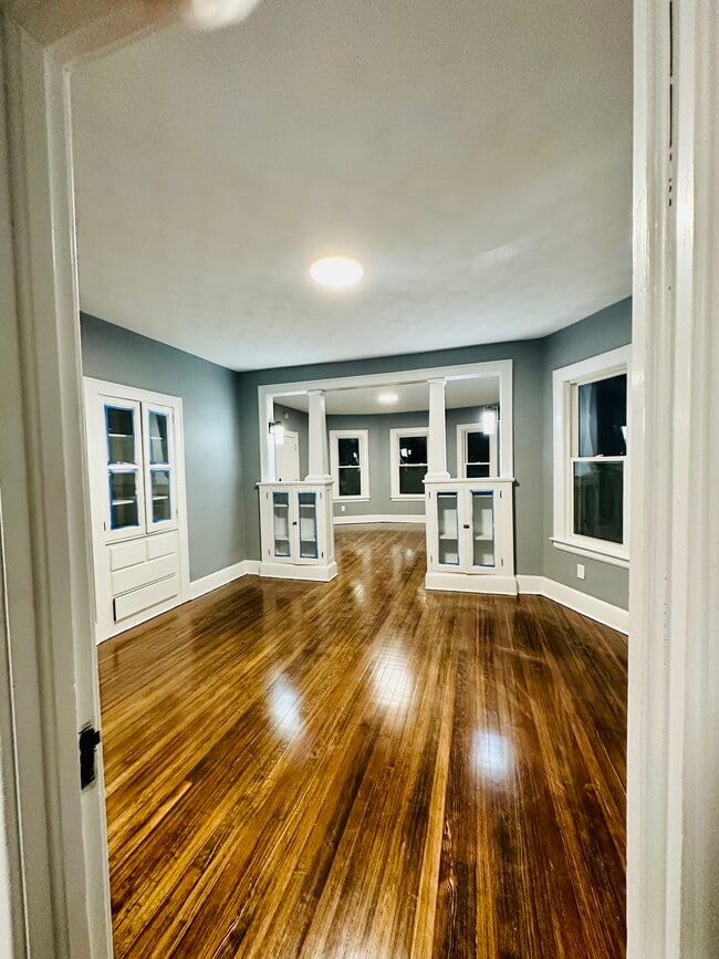Building Photo - 258 Burritt St Unit #2