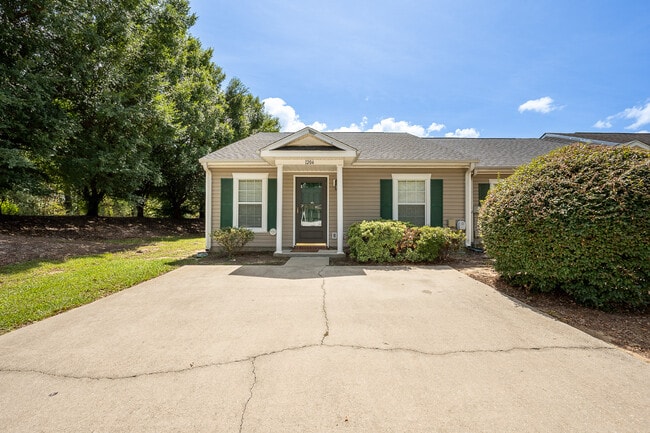 Building Photo - 1204 Longpoint Dr
