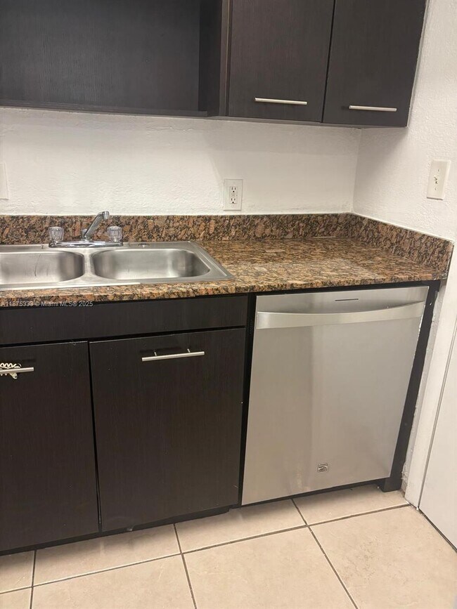 Photo - 13700 NE 6th Ave Unidad 209