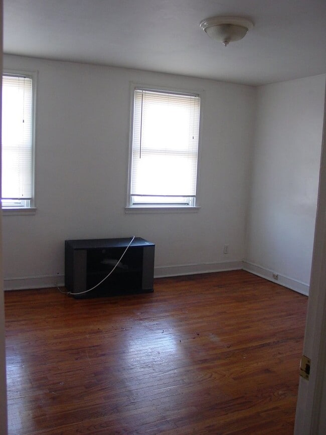 Photo - Large Home - Mayfair