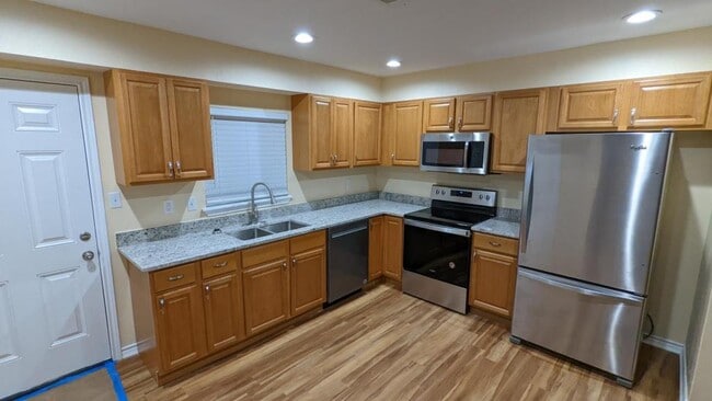 Building Photo - 7251 Rimwood St Rental
