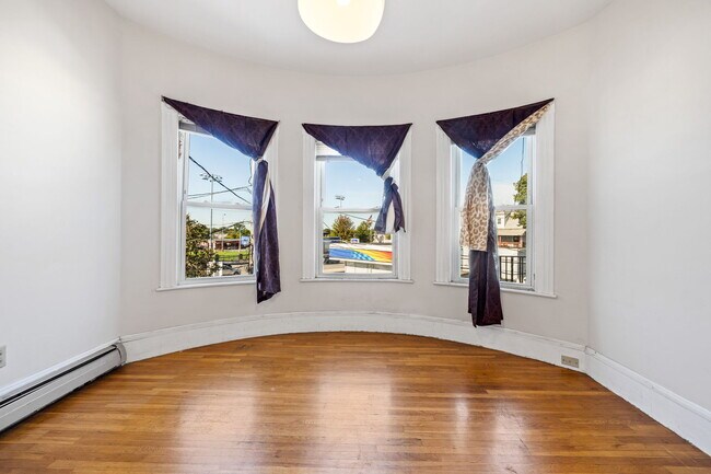 Photo - 56 William St Unit 2