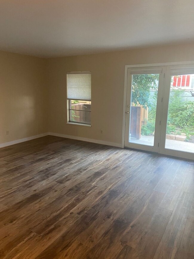 Photo - 1111 Maxwell Ave