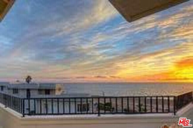 Photo - 201 Redlands St