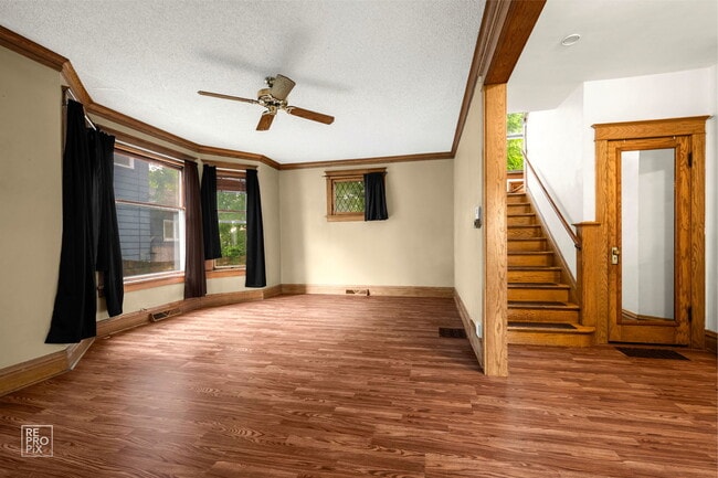 Photo - 534 Palace St