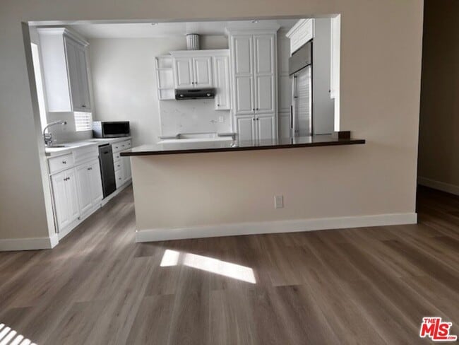 Photo - 10520 Eastborne Ave Unit #2