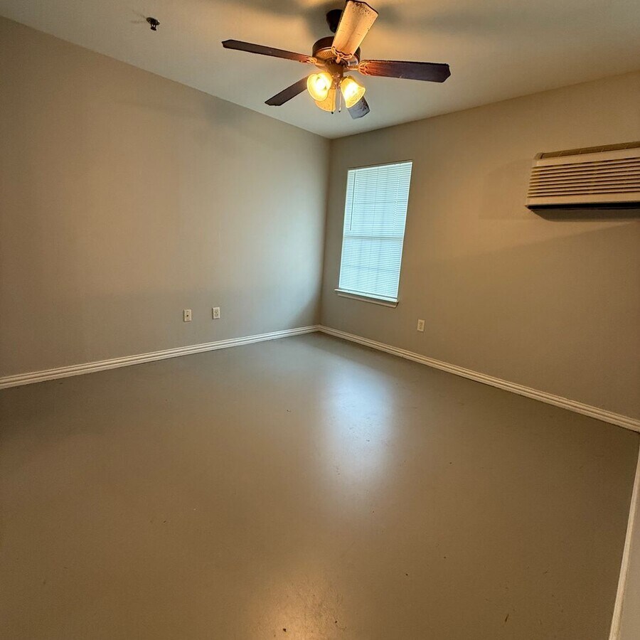 Photo - $500 Off 1st Full Month!* All Utilities In... Apartment Unit 137