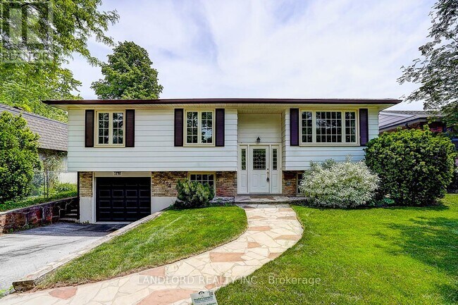 Photo - 2294 Wyandotte Dr