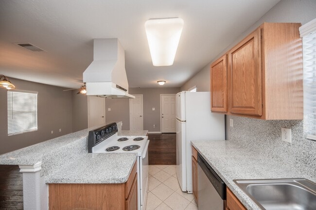 Photo - 1631 Dove Run