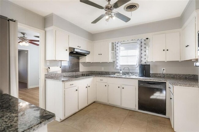 Photo - 1511 Monaco Dr