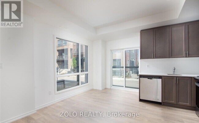 Photo - 17 Lytham Grn Cir