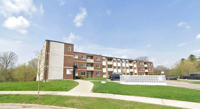 Building Photo - 84 Country Hill Dr