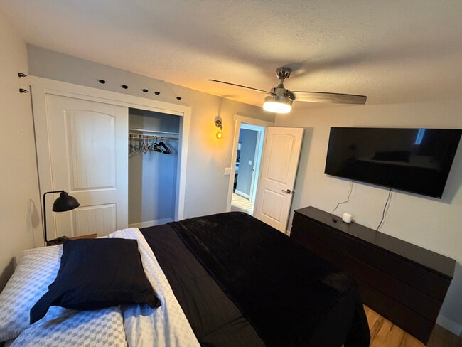 Photo - 2011 W Bedford St