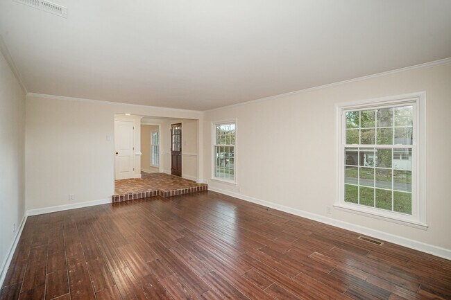 Photo - 132 Oak Trail